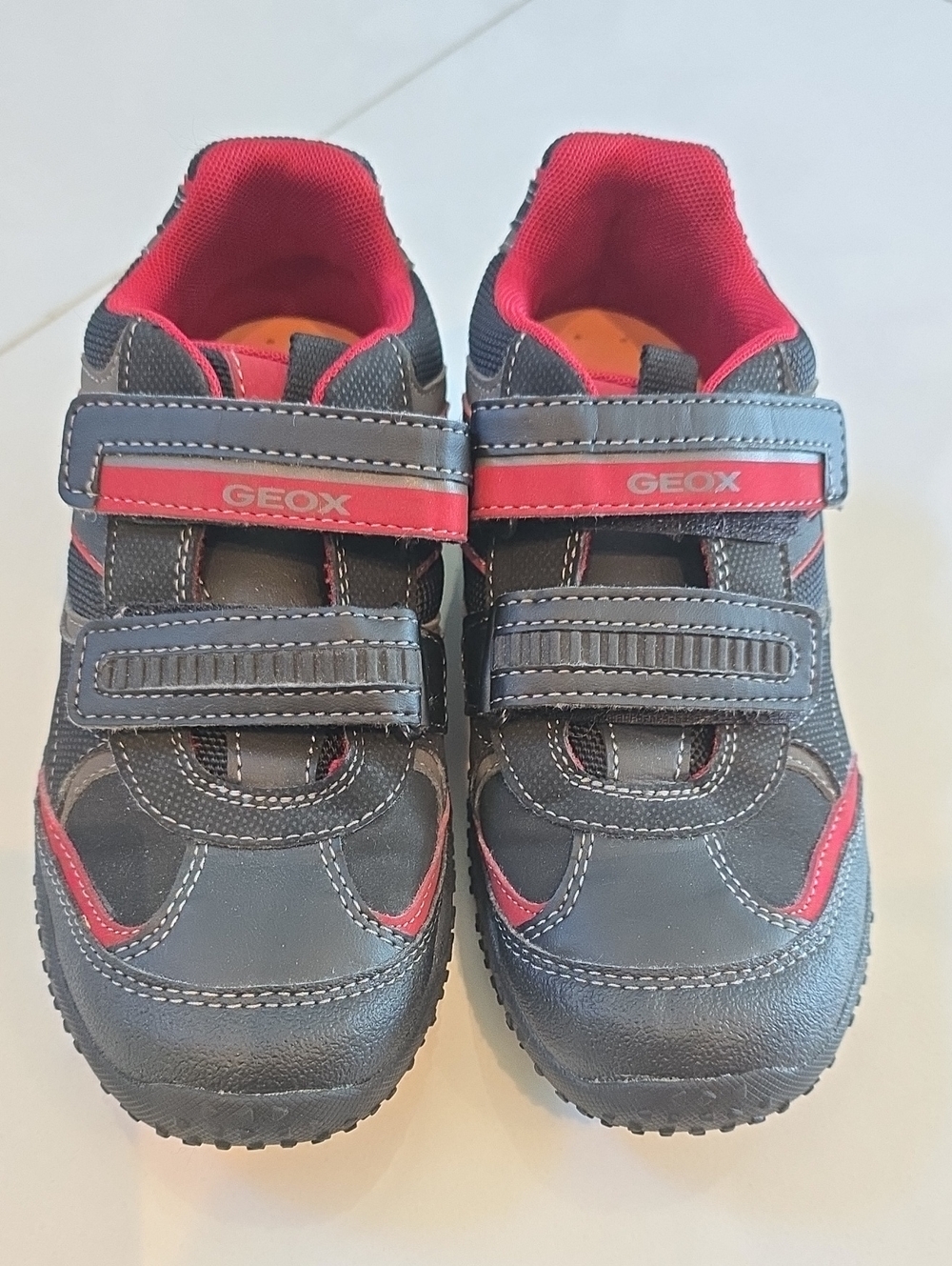 Geox Respira Kids Black and Red Hook-and-Loop Sneakers SZ US2 / EUR 33